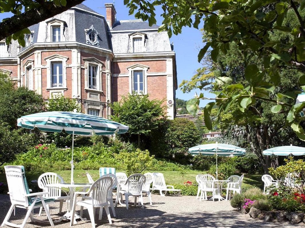 Logis Hotel Royal Saint-Mart Royat Exterior photo