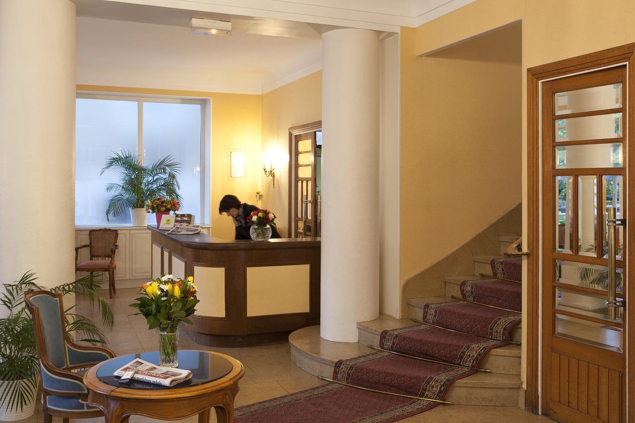 Logis Hotel Royal Saint-Mart Royat Exterior photo